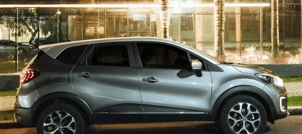 Renault Captur 2021 lateral direita