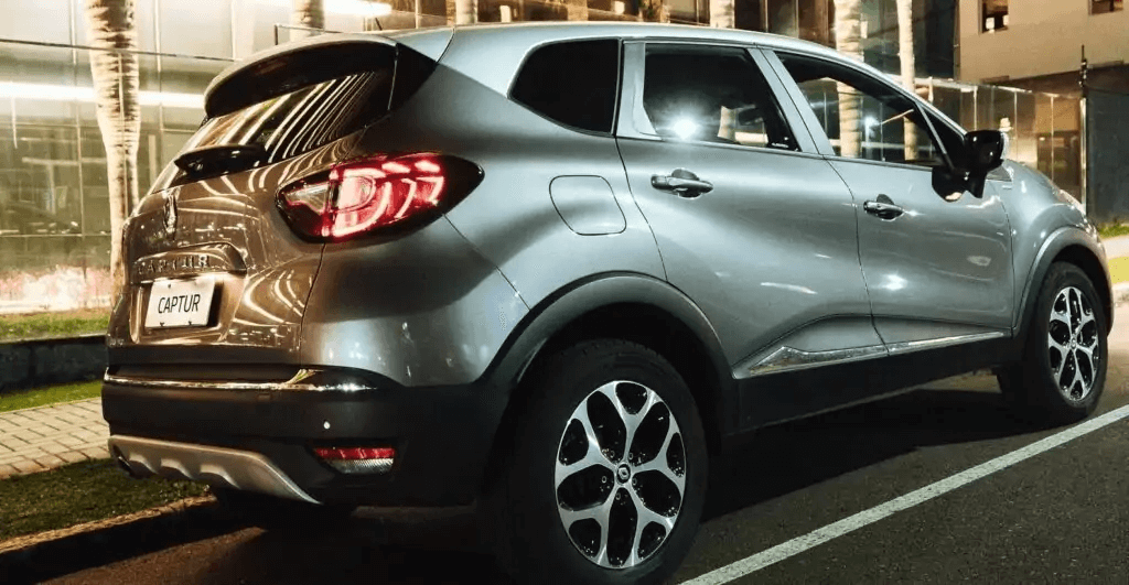 Renault Captur 2021 traseira direita